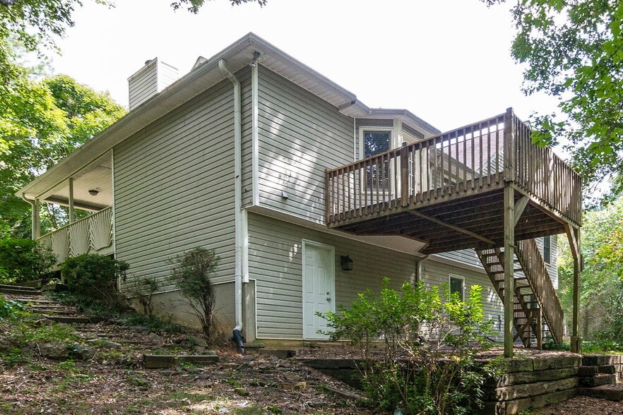 Building Photo - 18 Black Water Dr