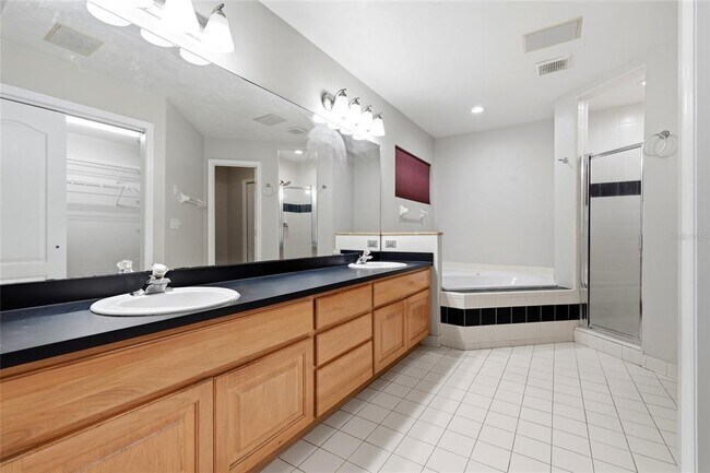 Building Photo - 1111 SW 80th Dr