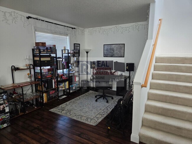 Building Photo - Check out this beautiful 3 bedroom, 2.5 bath home!