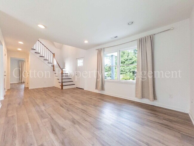 Building Photo - 824 Haymarket Ln