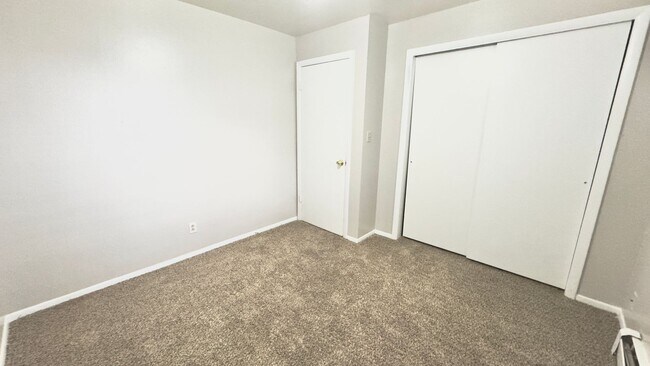 Building Photo - 1059 Westmoreland Rd