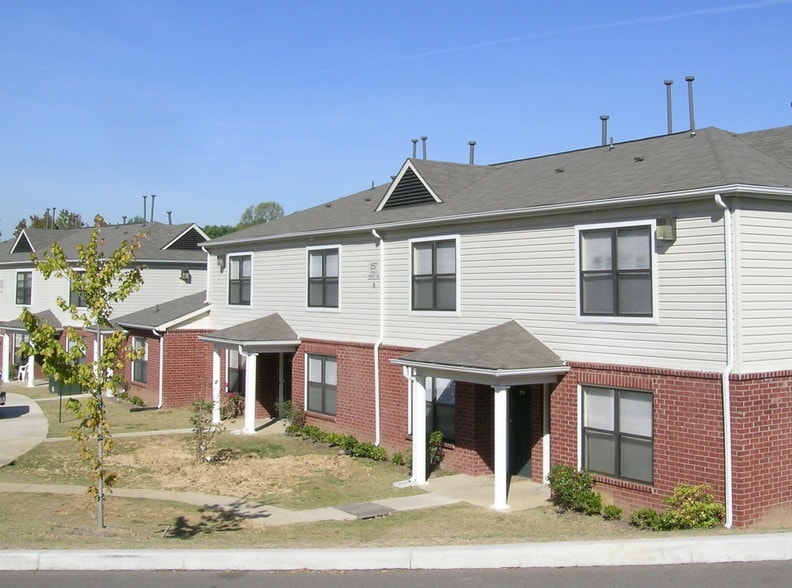 Building Photo - Wesley Forest