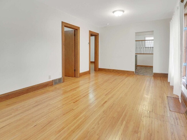 Building Photo - Cozy 4 Bed home in Lauderdale