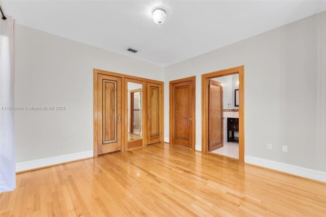 Building Photo - 1514 Capri St