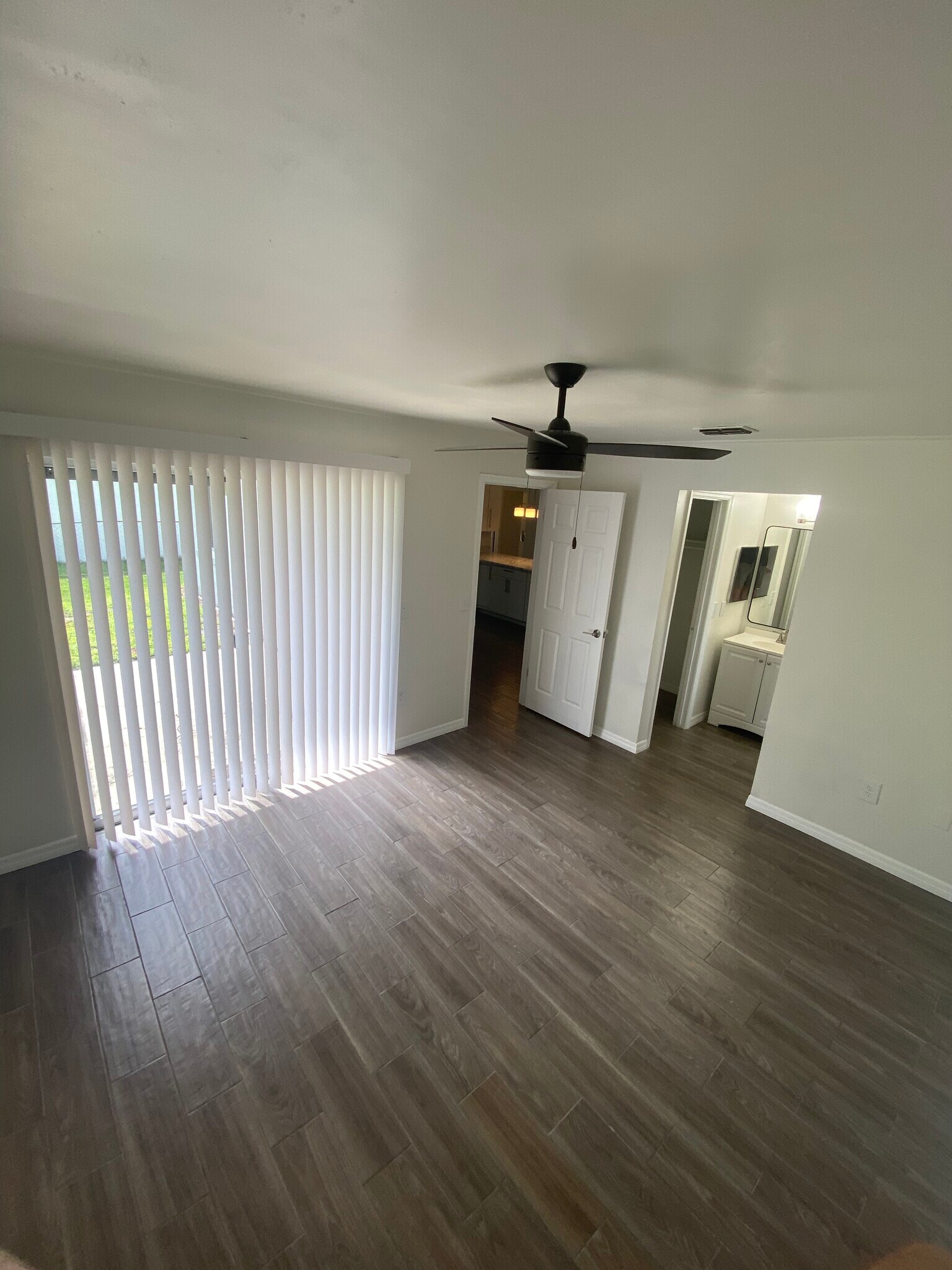 Primary bedroom - 5210 Sunrise Blvd