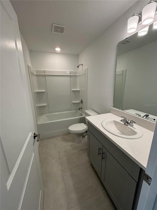 Building Photo - 2236 Portrait St