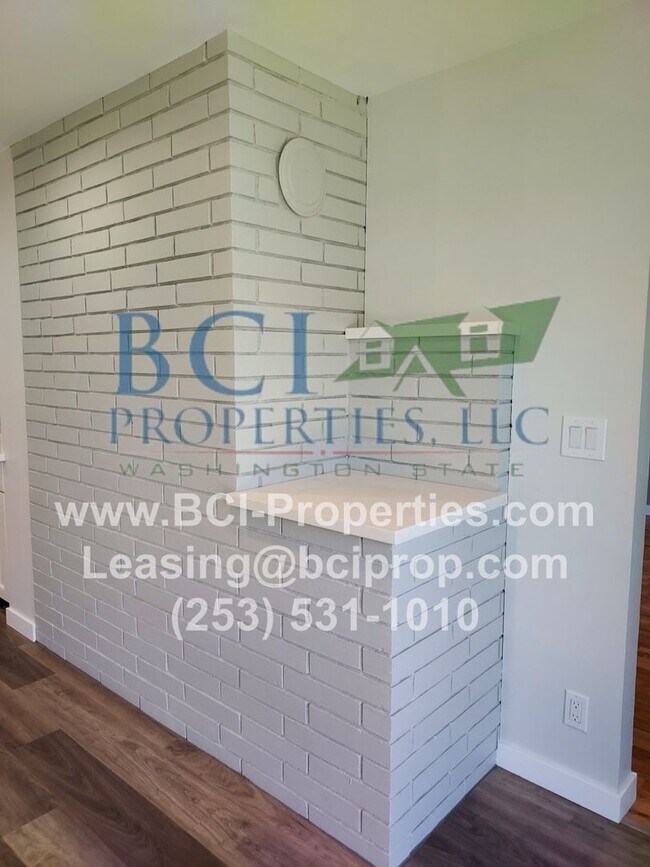 Building Photo - 8811 Forest Ave SW