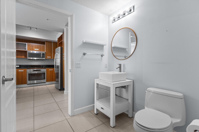 Building Photo - 410 Evernia St