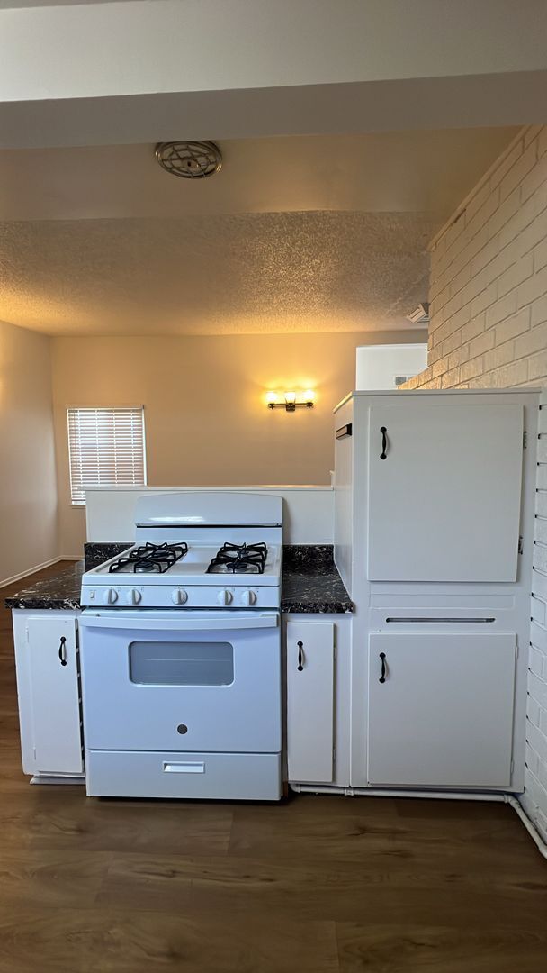 Building Photo - (APPLICATION PENDING) West Lancaster Home