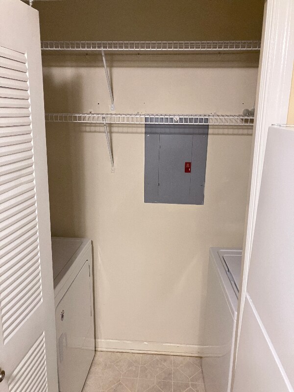 Building Photo - 815 Ridgefield Dr