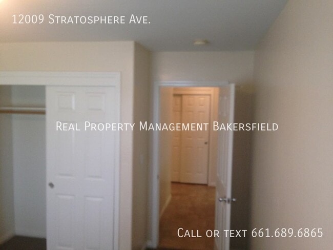 Building Photo - 12009 Stratosphere Ave