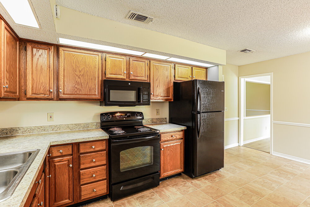 Building Photo - 8323 Cross Timbers Dr W
