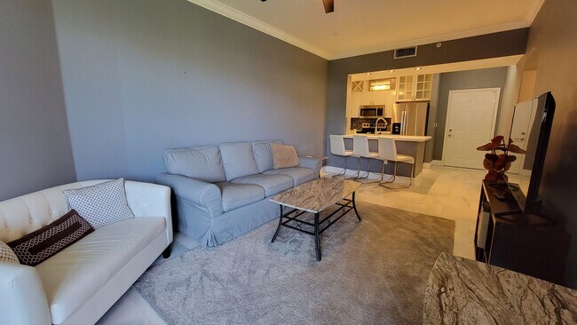 Building Photo - Luxury Condo On The Top Floor at Solé in Flagler Village