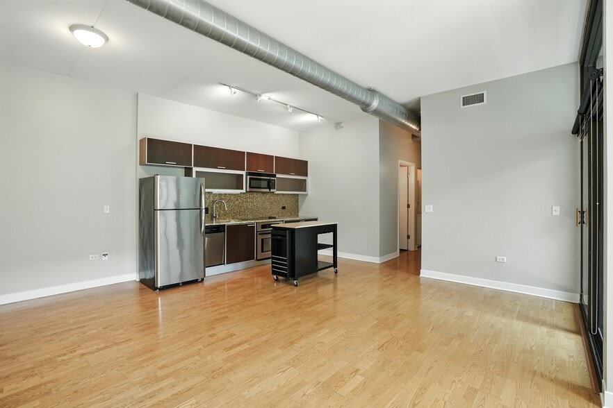 Building Photo - 684 W Wayman St