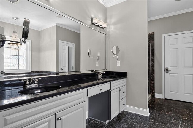 Building Photo - 5428 Spelman Dr