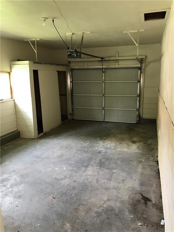 Building Photo - 301 Crestview Dr