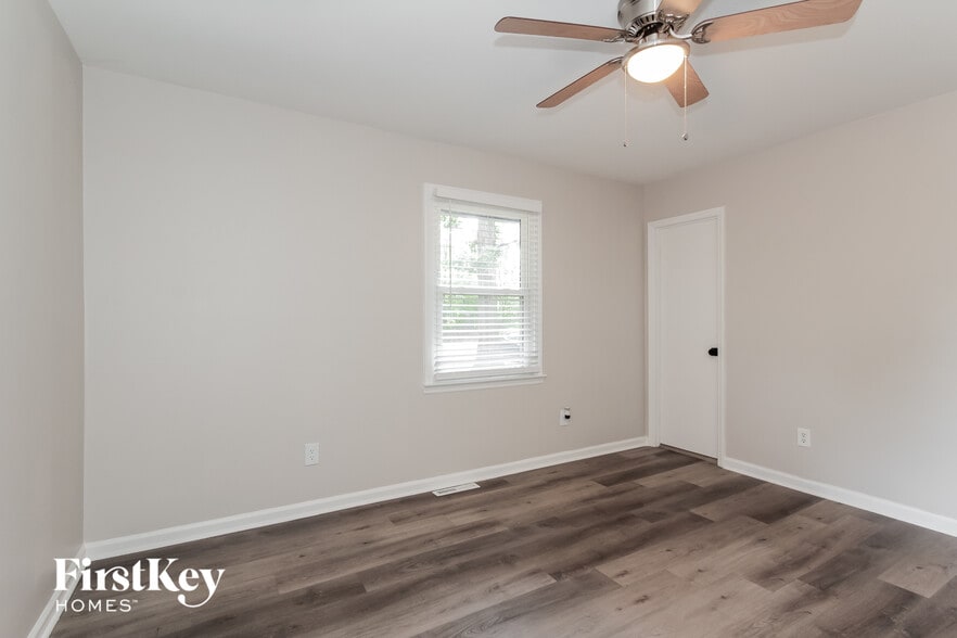 Building Photo - 2432 Kendrick Ave