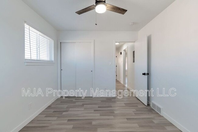 Building Photo - 2642-2642 S 800 E