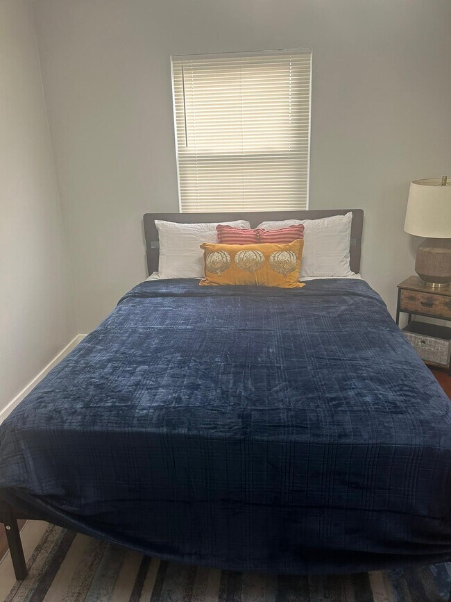 Building Photo - 509 Ogden Ave