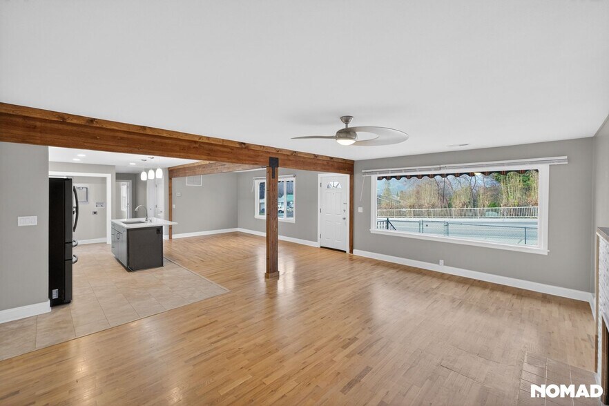 Building Photo - 785 Eastmont Ave