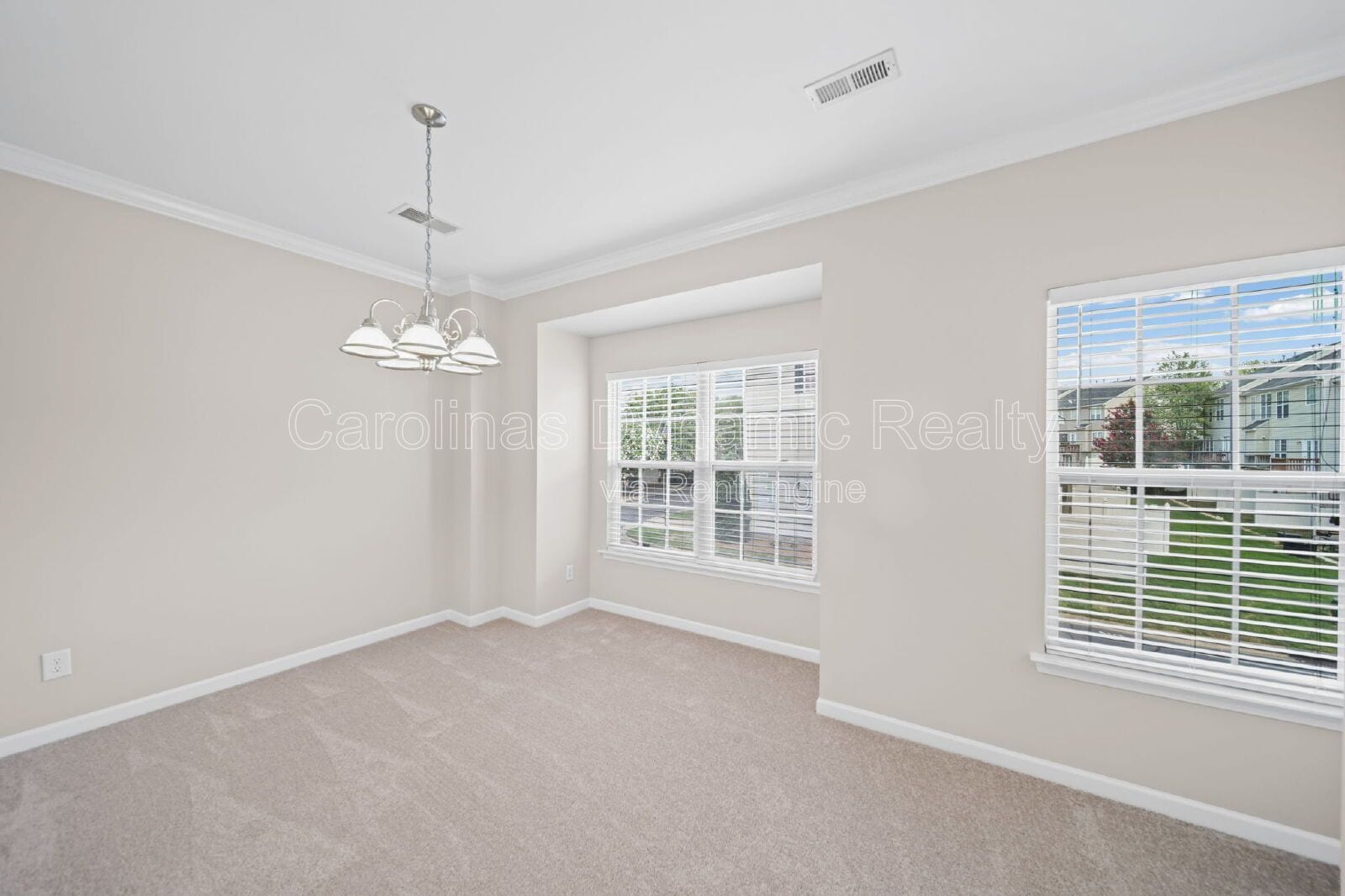 Building Photo - 1526 Royal Auburn Ave