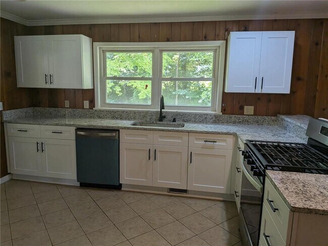 Building Photo - 1395 Siesta Ln