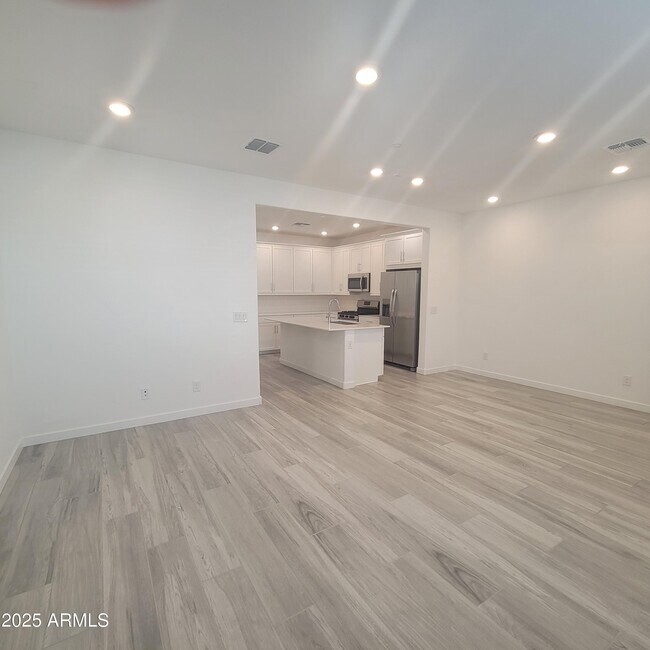 Building Photo - 4077 S Sabrina Dr