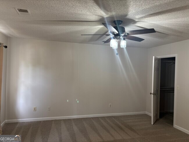 Building Photo - 4961 Brownwood Dr