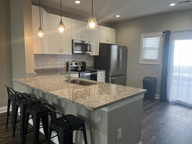 Building Photo - 77 Emanuel Ct