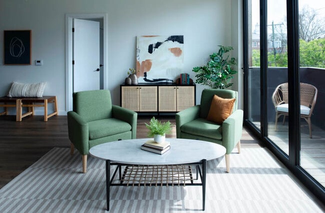 Primary Photo - 109 N Gregson St