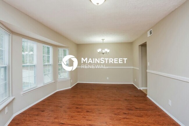 Building Photo - 3 Bedroom Pet-Friendly Home in Lithonia, GA with Main Street Renewal