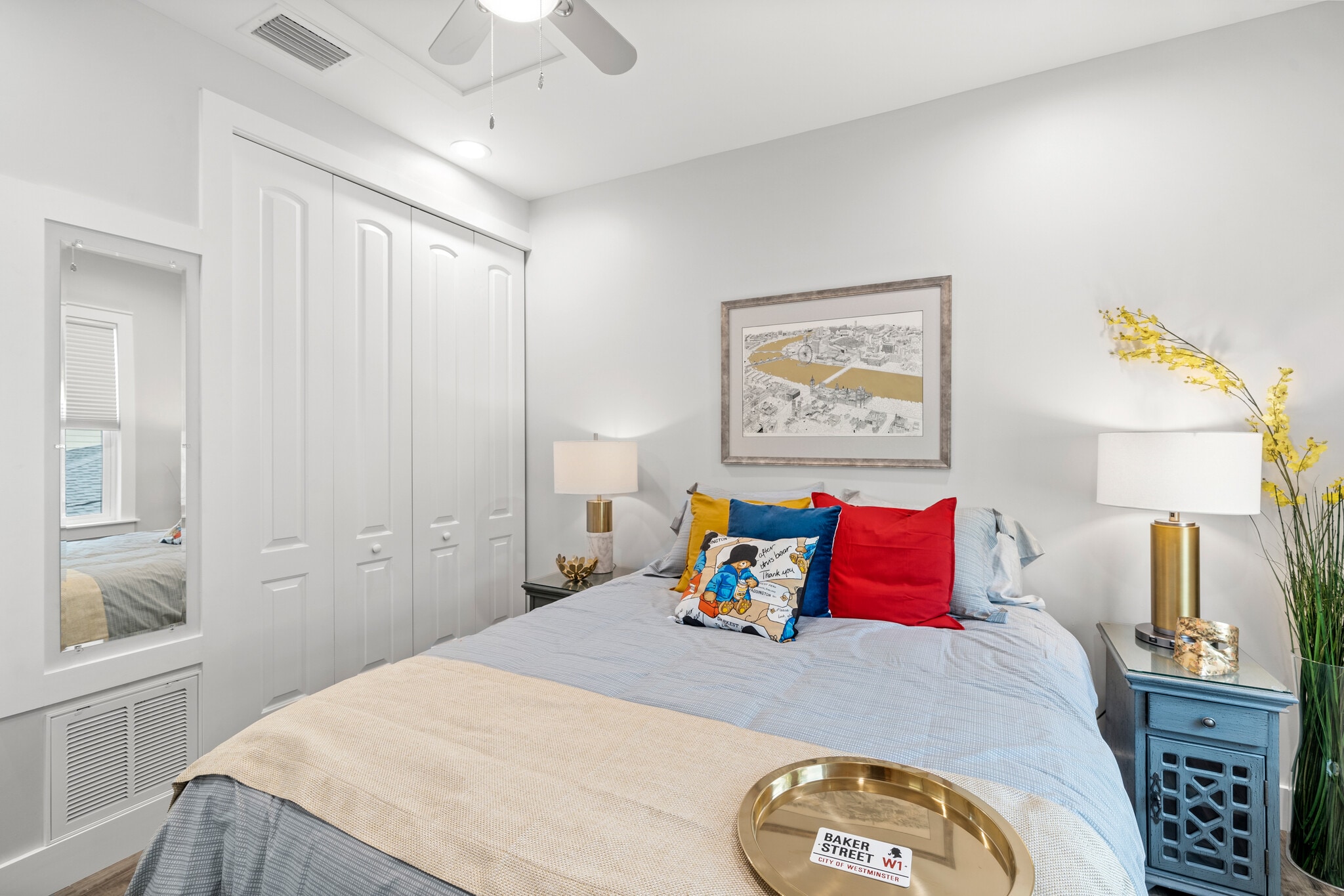 Building Photo - 249 8th Ave N