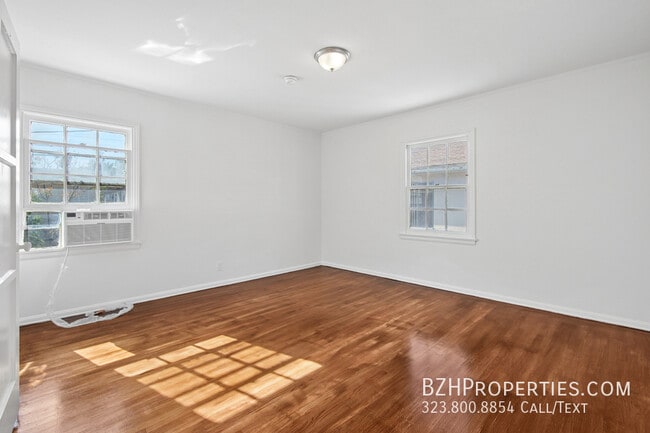 Building Photo - 1047 S Holt Ave