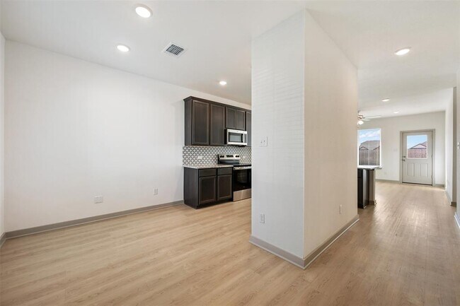 Building Photo - 270 Boatright Blvd