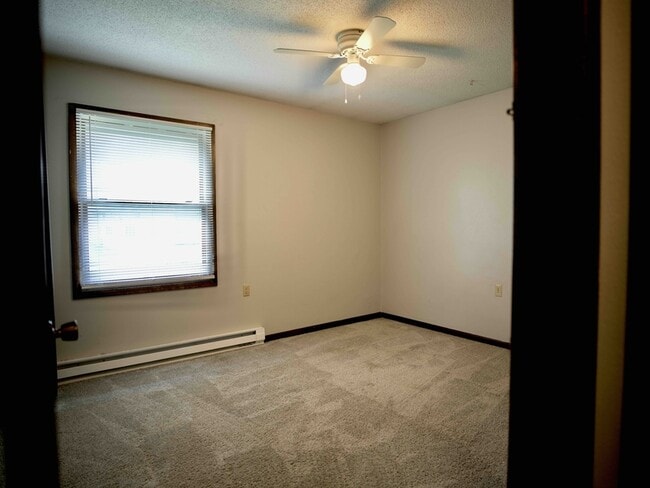 Building Photo - 302 Franke St