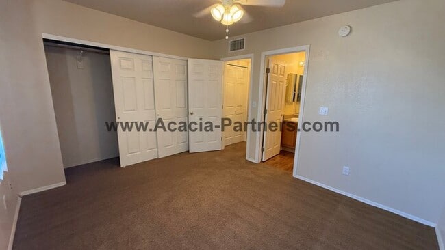 Building Photo - Gated Two Bedroom Townhome