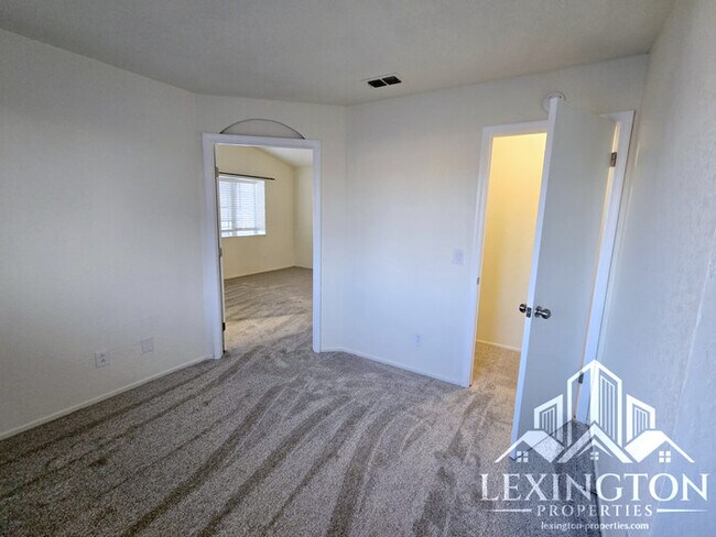 Building Photo - Beautifully Updated, 4BD/3BA, Home in Rocklin – Excellent Location!