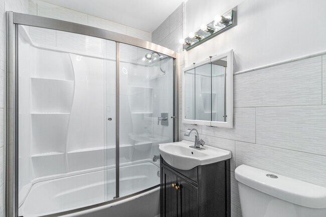 Building Photo - 17944 Collins St