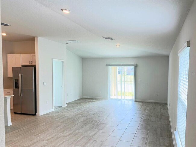 Building Photo - 2318 Allium Roseum Ln