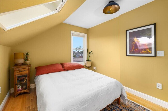 Building Photo - 510 Wickenden St