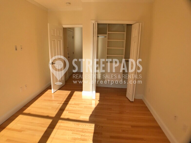 Building Photo - 15 Langdon St