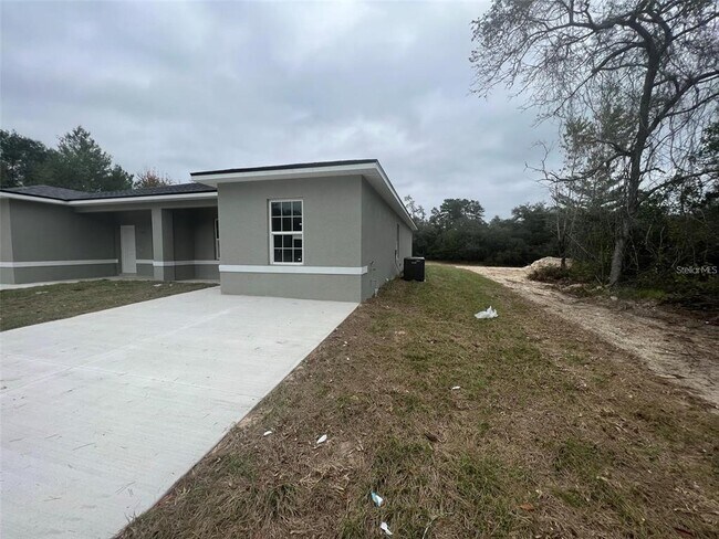Building Photo - 16170 SW 33rd Ave Rd