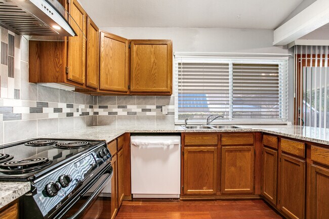 Building Photo - 13910 Thebes Cir