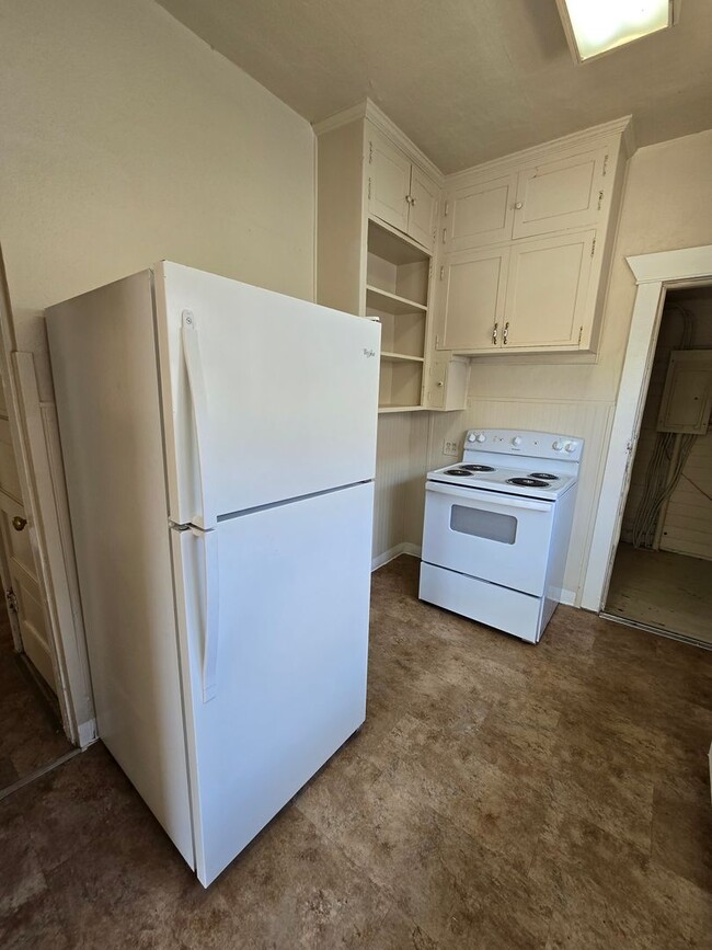 Building Photo - Central Spokane 4 BR/ 1 BA Home