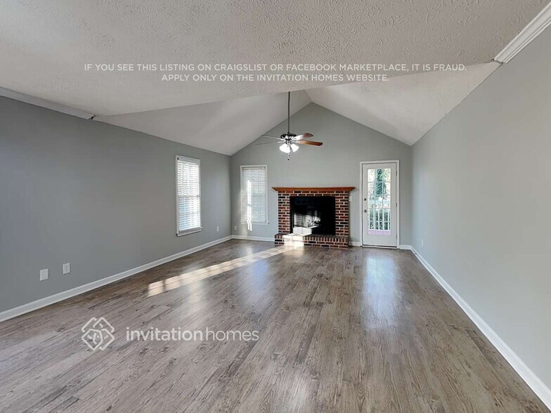 Building Photo - 450 Leigh Kay Dr