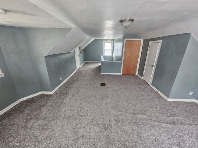 Building Photo - Spacious 3-Bedroom, 2-Bath South Euclid Home!