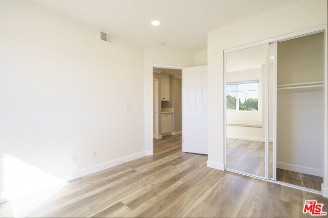 Building Photo - 13321 Meyer Rd