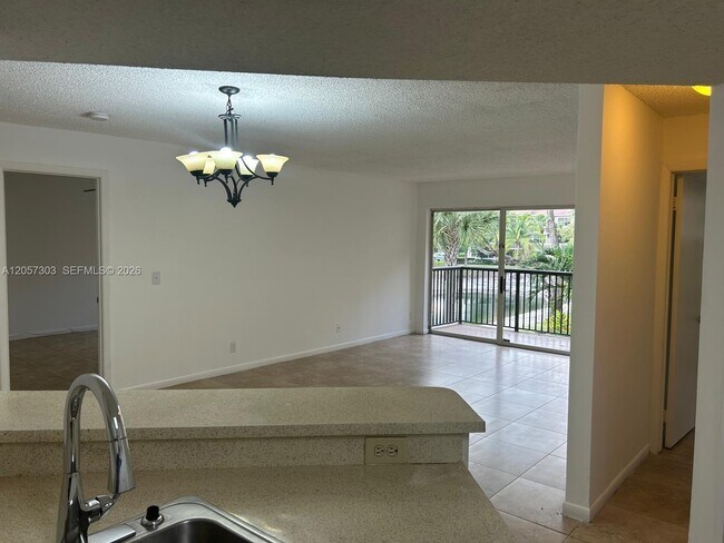 Building Photo - 8851 Wiles Rd
