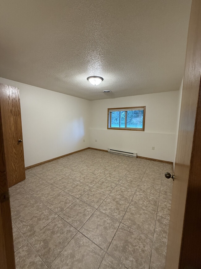 Building Photo - 16994 54th Ave