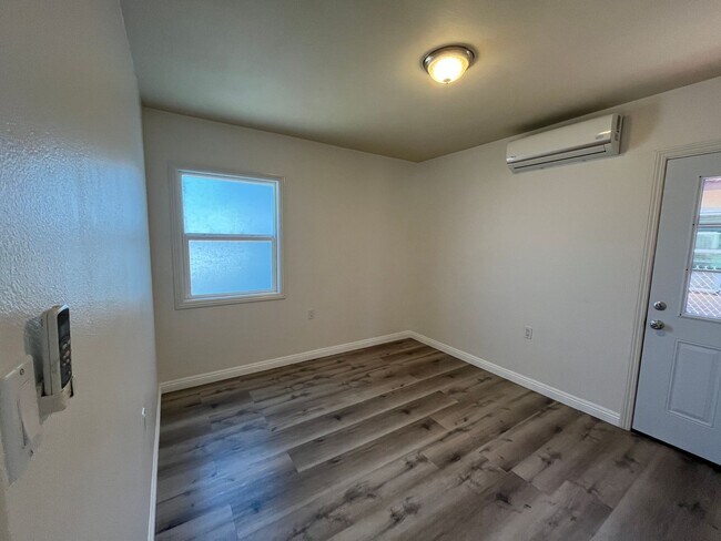 Building Photo - 2Bedroom/1  Bath home in Whittier
